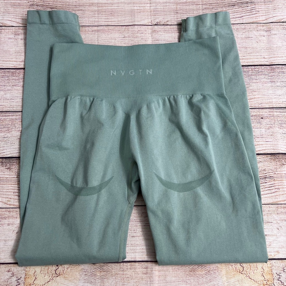 NVGTN Signature 2.0 Leggings Womens Medium Sage Green Seamless High Waist - Picture 2 of 10